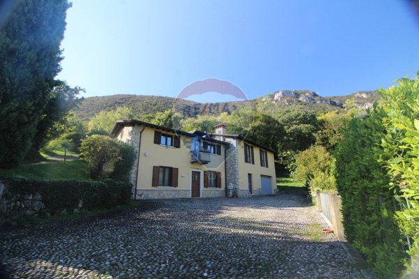 casa indipendente in vendita a Botticino in zona Botticino Mattina