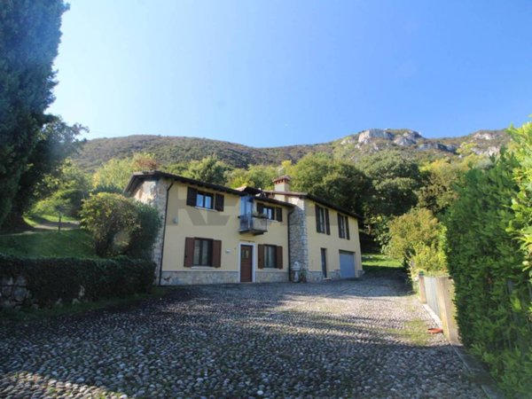 casa indipendente in vendita a Botticino in zona Botticino Mattina