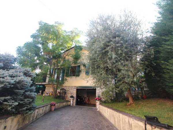 casa indipendente in vendita a Botticino