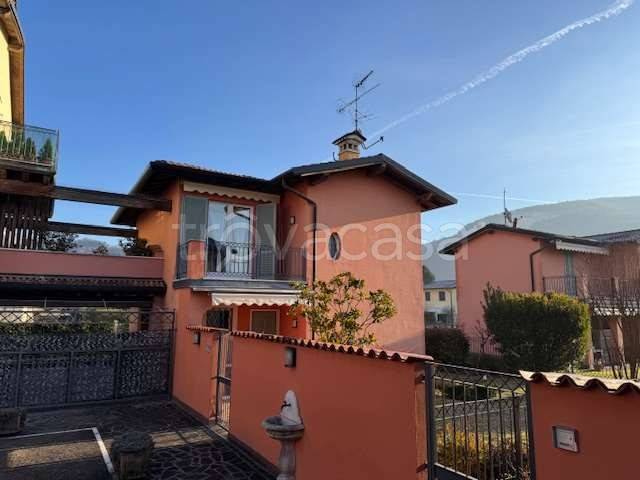 casa indipendente in vendita a Botticino in zona Botticino Mattina