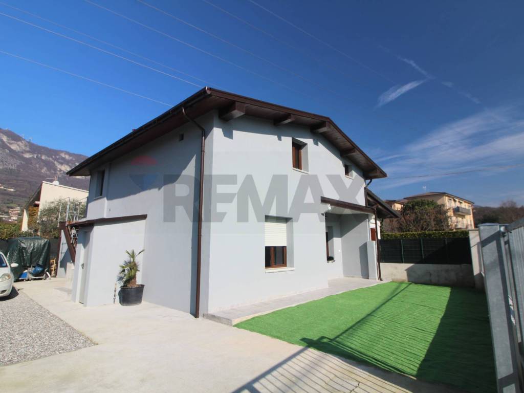 casa indipendente in vendita a Botticino