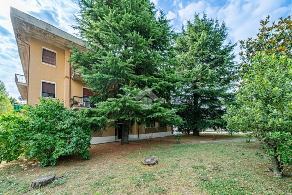 appartamento in vendita a Botticino in zona Botticino Sera