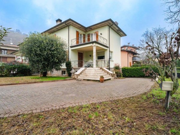 casa indipendente in vendita a Botticino in zona Botticino Mattina