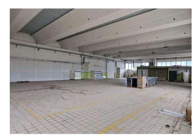 locale commerciale in vendita a Botticino