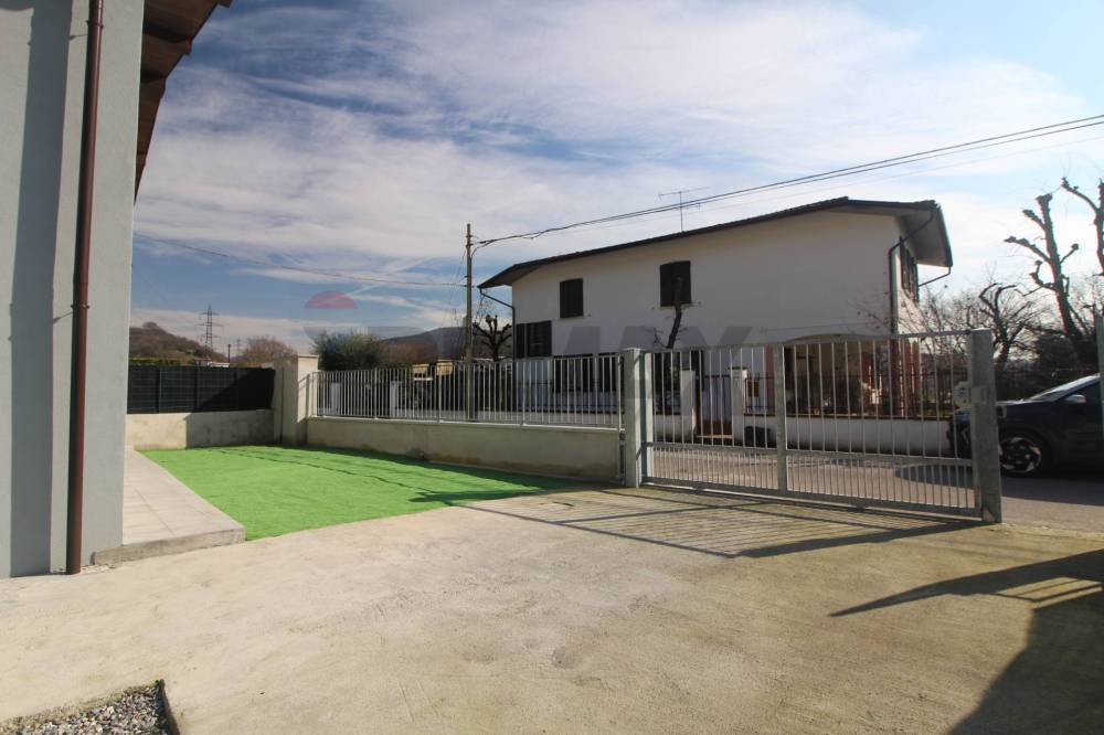 casa indipendente in vendita a Botticino