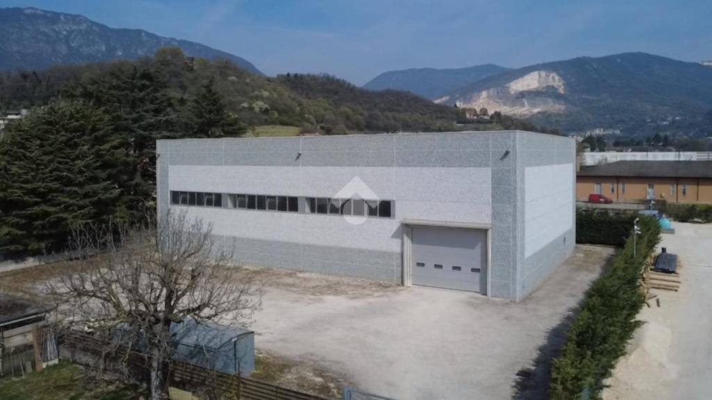 capannone in vendita a Botticino