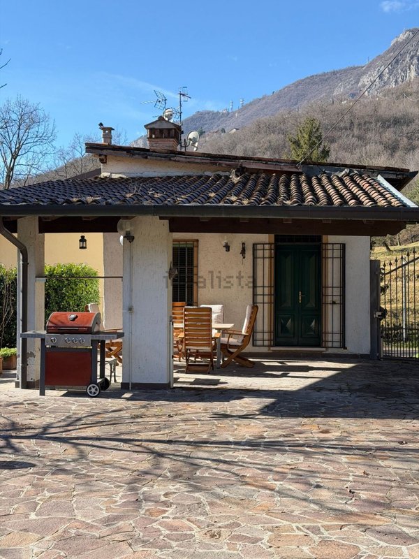 casa indipendente in vendita a Botticino