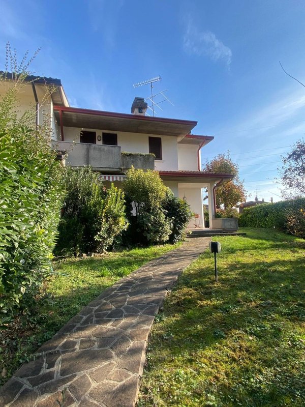 casa indipendente in vendita a Botticino in zona Botticino Sera