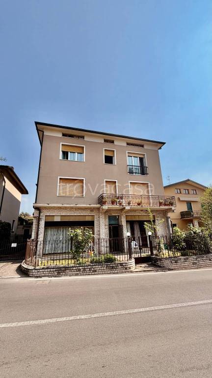 appartamento in vendita a Botticino in zona Botticino Sera