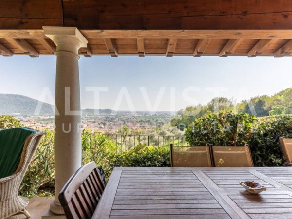 casa indipendente in vendita a Botticino in zona Botticino Sera