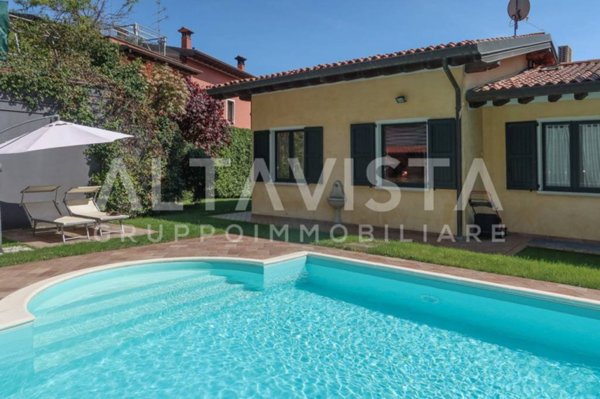 casa indipendente in vendita a Botticino in zona Botticino Sera
