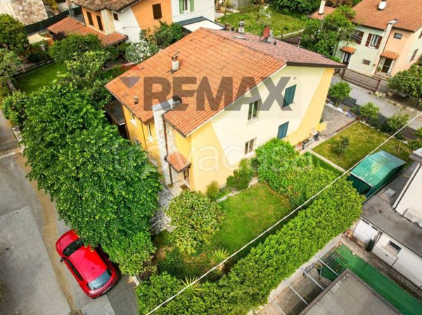 casa indipendente in vendita a Botticino in zona Botticino Sera