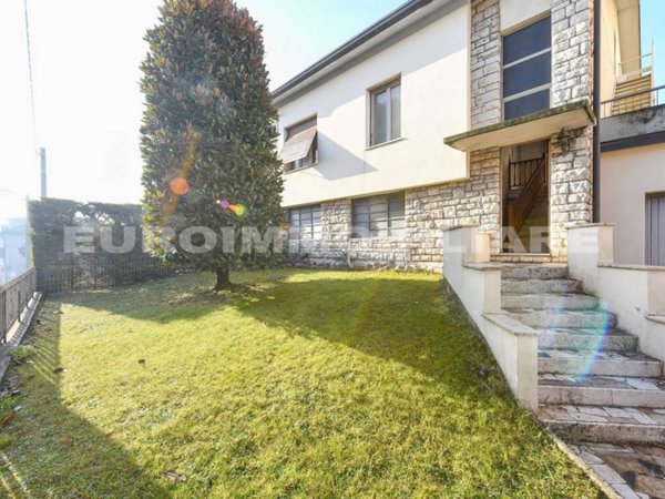 appartamento in vendita a Botticino in zona Botticino Sera