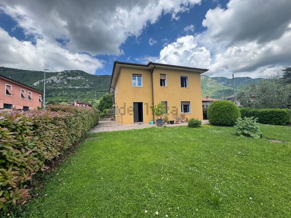 casa indipendente in vendita a Botticino