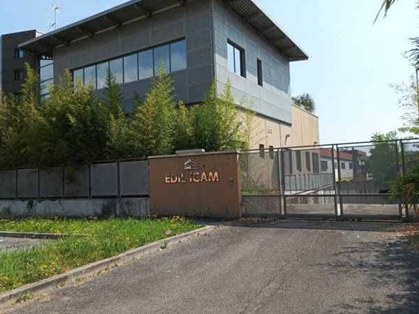locale commerciale in vendita a Botticino