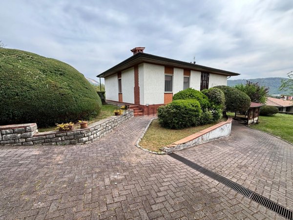 casa indipendente in vendita a Botticino in zona Botticino Sera