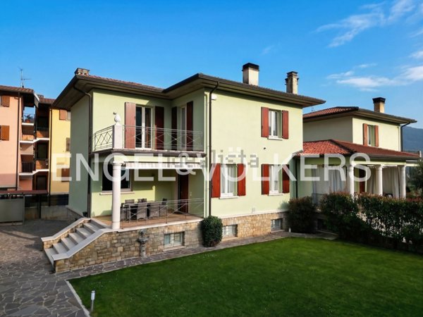 casa indipendente in vendita a Botticino in zona Botticino Mattina