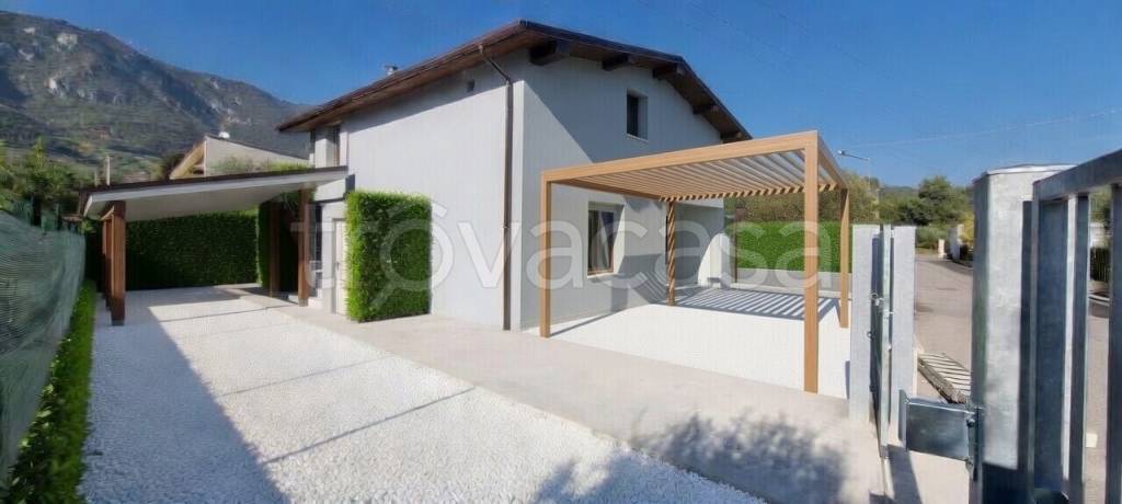 casa indipendente in vendita a Botticino in zona Botticino Sera