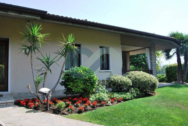 casa indipendente in vendita a Botticino in zona Botticino Sera