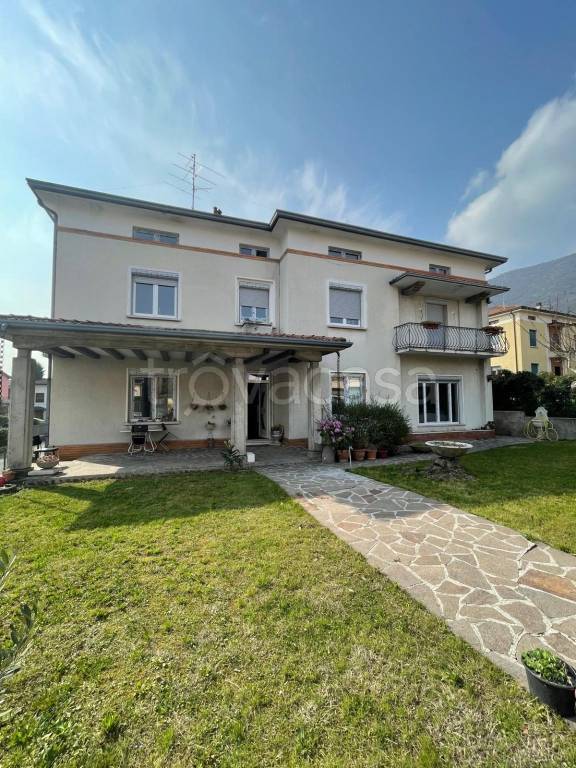 casa indipendente in vendita a Botticino in zona Botticino Sera