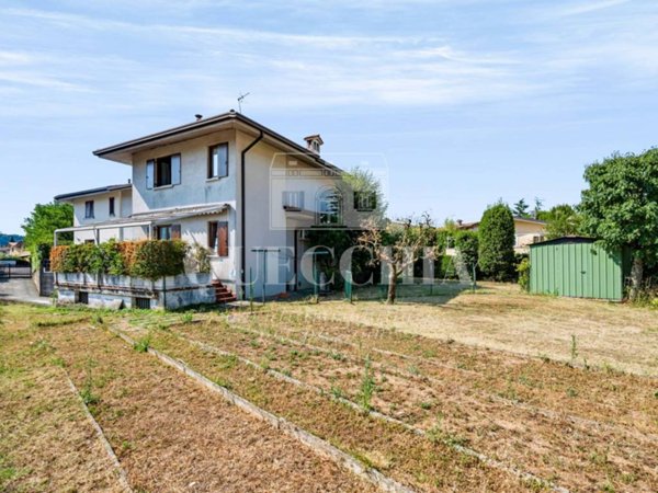 casa indipendente in vendita a Botticino in zona Botticino Sera