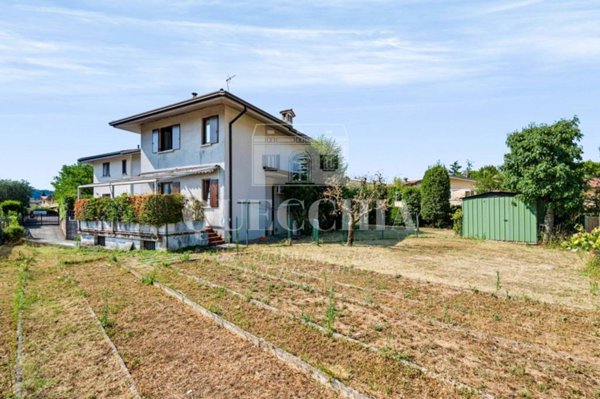 casa indipendente in vendita a Botticino in zona Botticino Sera