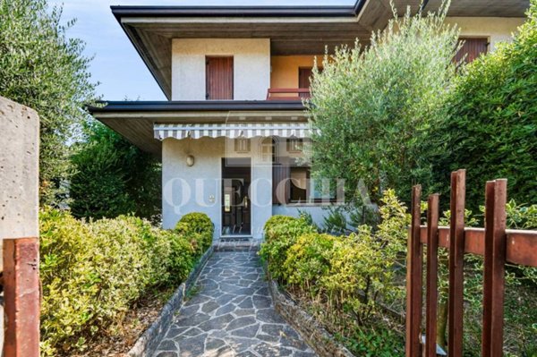 casa indipendente in vendita a Botticino in zona Botticino Sera