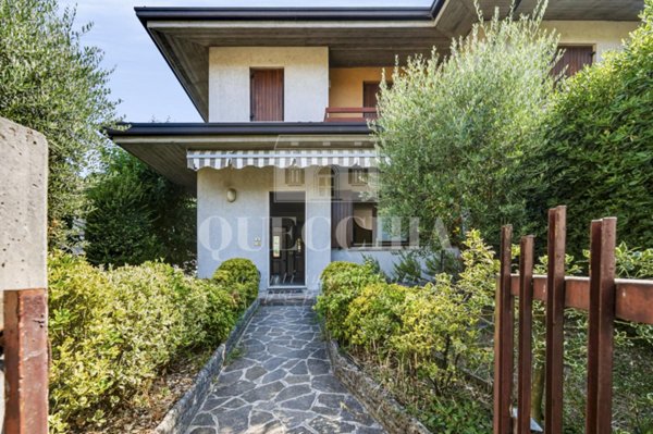 quadrivano in vendita a Botticino in zona Botticino Sera