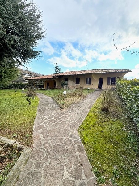 casa indipendente in vendita a Botticino in zona Botticino Sera