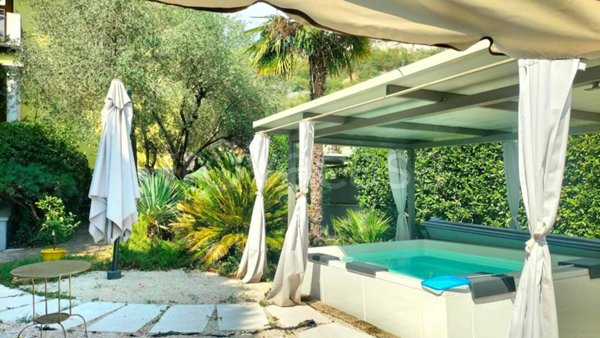 casa indipendente in vendita a Botticino in zona Botticino Mattina