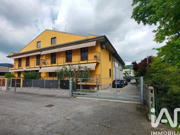 casa indipendente in vendita a Botticino in zona Botticino Sera