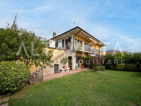 appartamento in vendita a Botticino in zona Botticino Sera