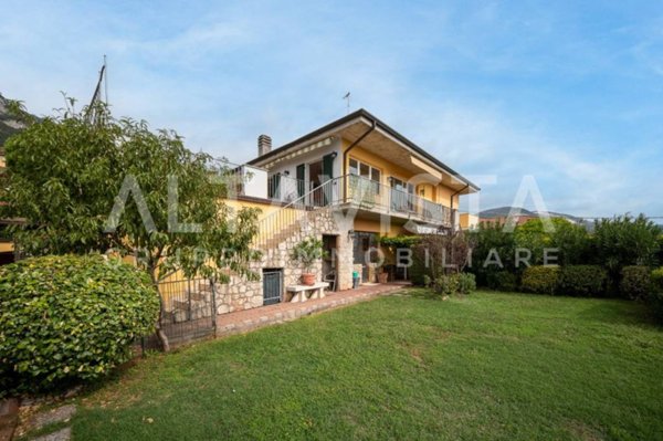 appartamento in vendita a Botticino in zona Botticino Sera