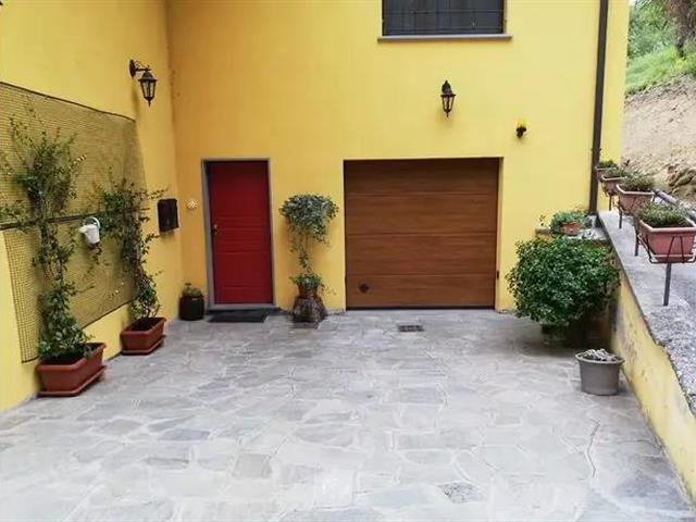 appartamento in vendita a Castagneto Po in zona San Genesio