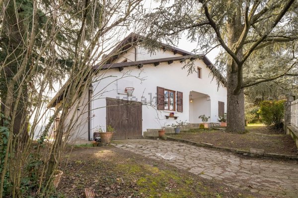 casa indipendente in vendita a Castagneto Po in zona San Genesio