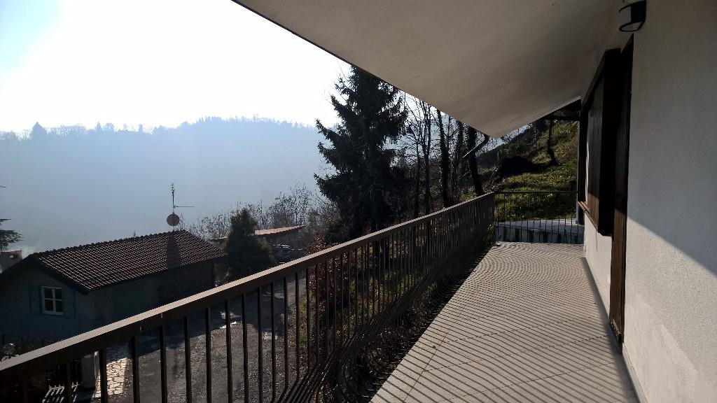 casa indipendente in vendita a Castagneto Po in zona San Genesio