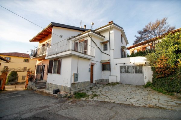 casa semindipendente in vendita a Castagneto Po in zona Negri