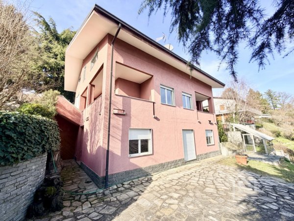 casa indipendente in vendita a Castagneto Po in zona San Genesio