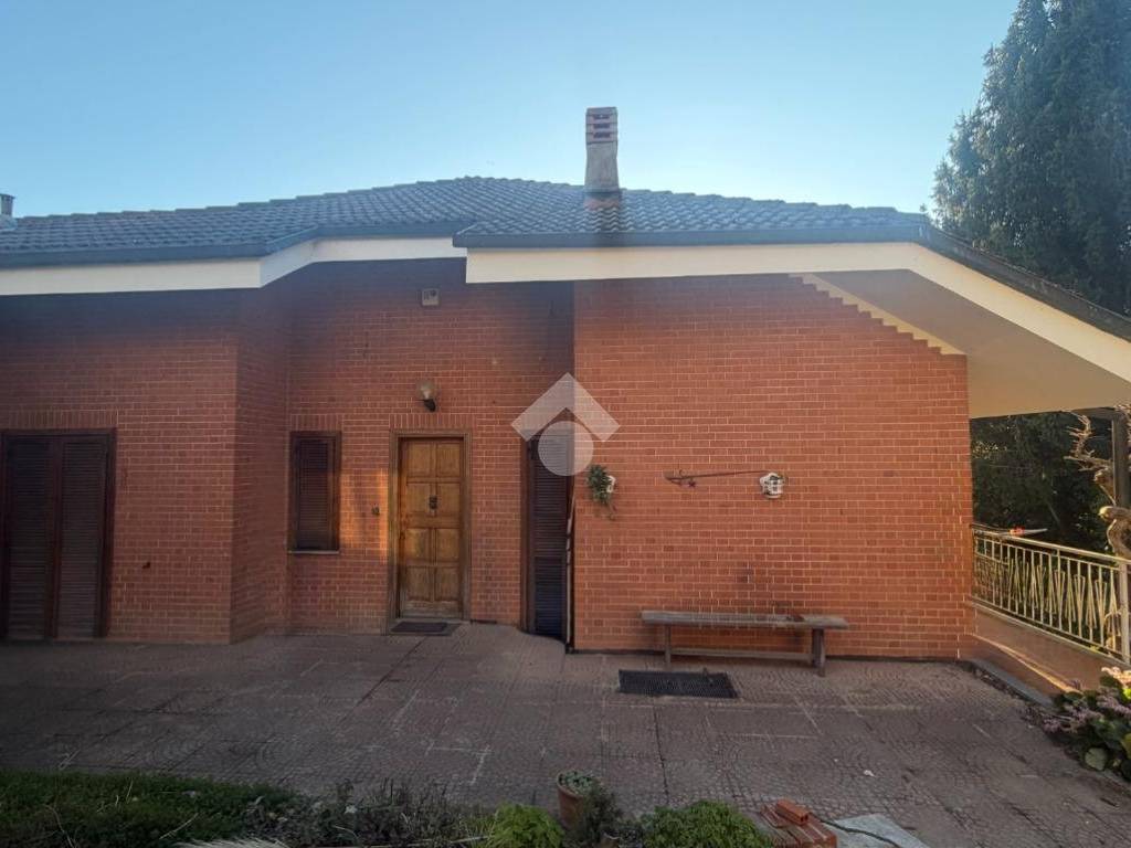 casa indipendente in vendita a Castagneto Po in zona Cimenasco