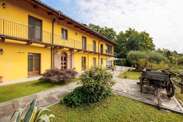 casa indipendente in vendita a Castagneto Po in zona San Genesio