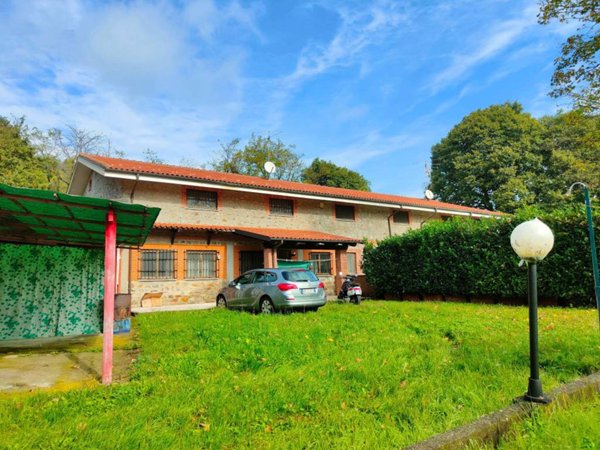 casa indipendente in vendita a Castagneto Po in zona San Genesio