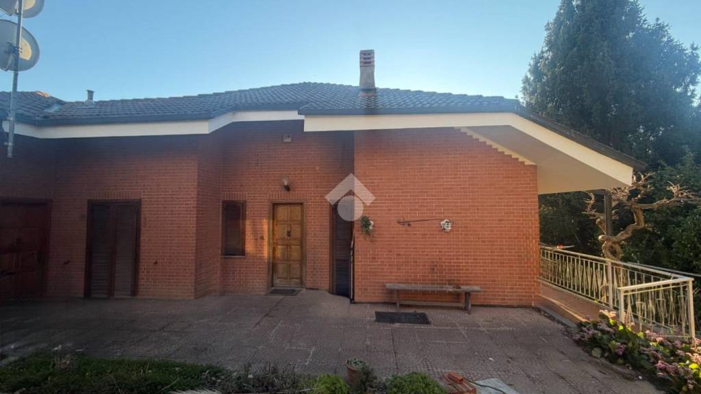 casa indipendente in vendita a Castagneto Po in zona Cimenasco