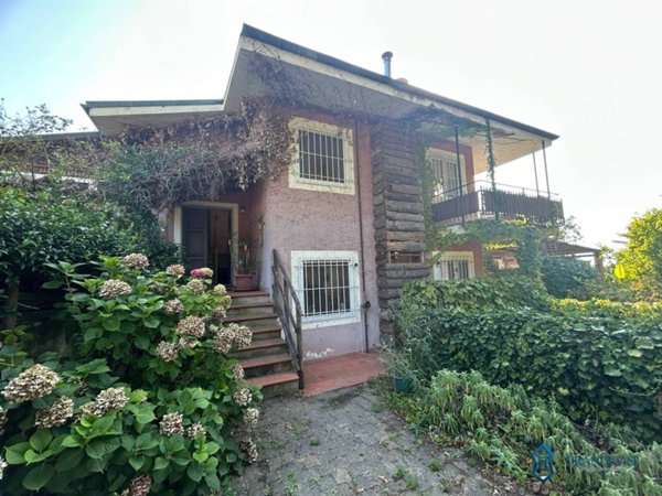 casa indipendente in vendita a Castagneto Po in zona San Genesio