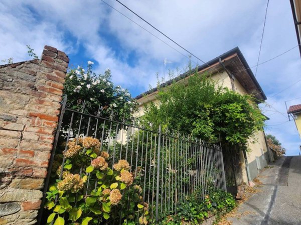 casa indipendente in vendita a Castagneto Po in zona Cimenasco
