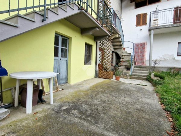 appartamento in vendita a Castagneto Po in zona Cimenasco
