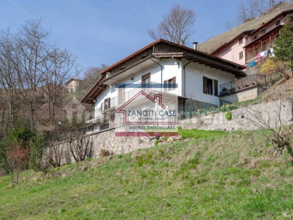 casa indipendente in vendita a Bovegno