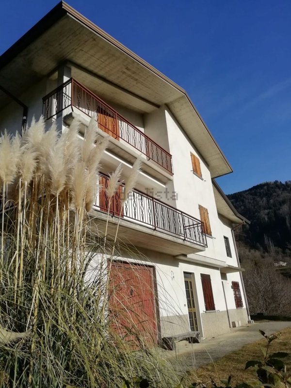 casa indipendente in vendita a Bovegno