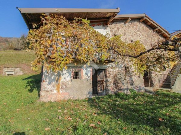 casa indipendente in vendita a Bovegno