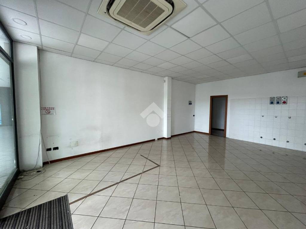 negozio in vendita a Bovezzo