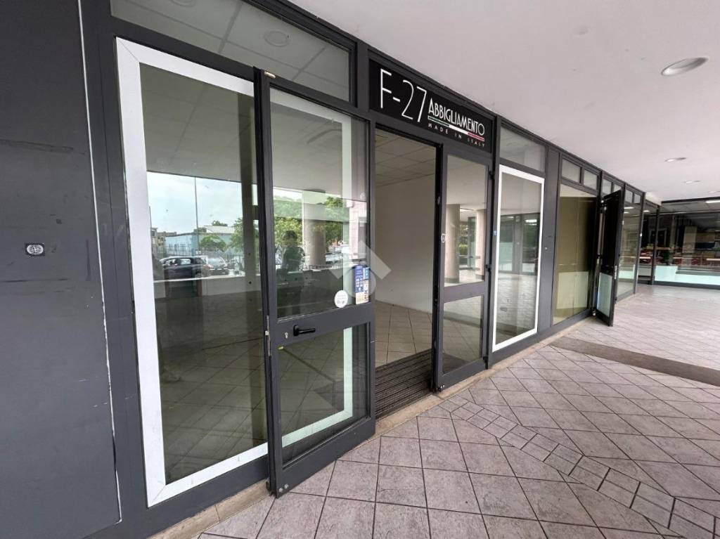 negozio in vendita a Bovezzo